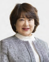 中部学院大学短期大学部学長 片桐 史恵