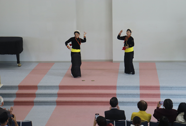 ネパール留学生による民族舞踊