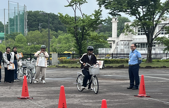 実際に自転車に乗車しての講習の様子