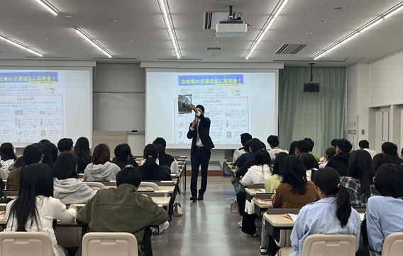 交通ルールの説明と１１０番のかけ方も学びました