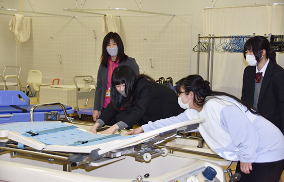 社会福祉学科(介護福祉コース)キャンパス見学の様子