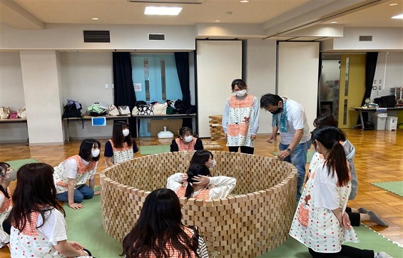 積み木の種類も変えながら,徐々に高くなっていきました。